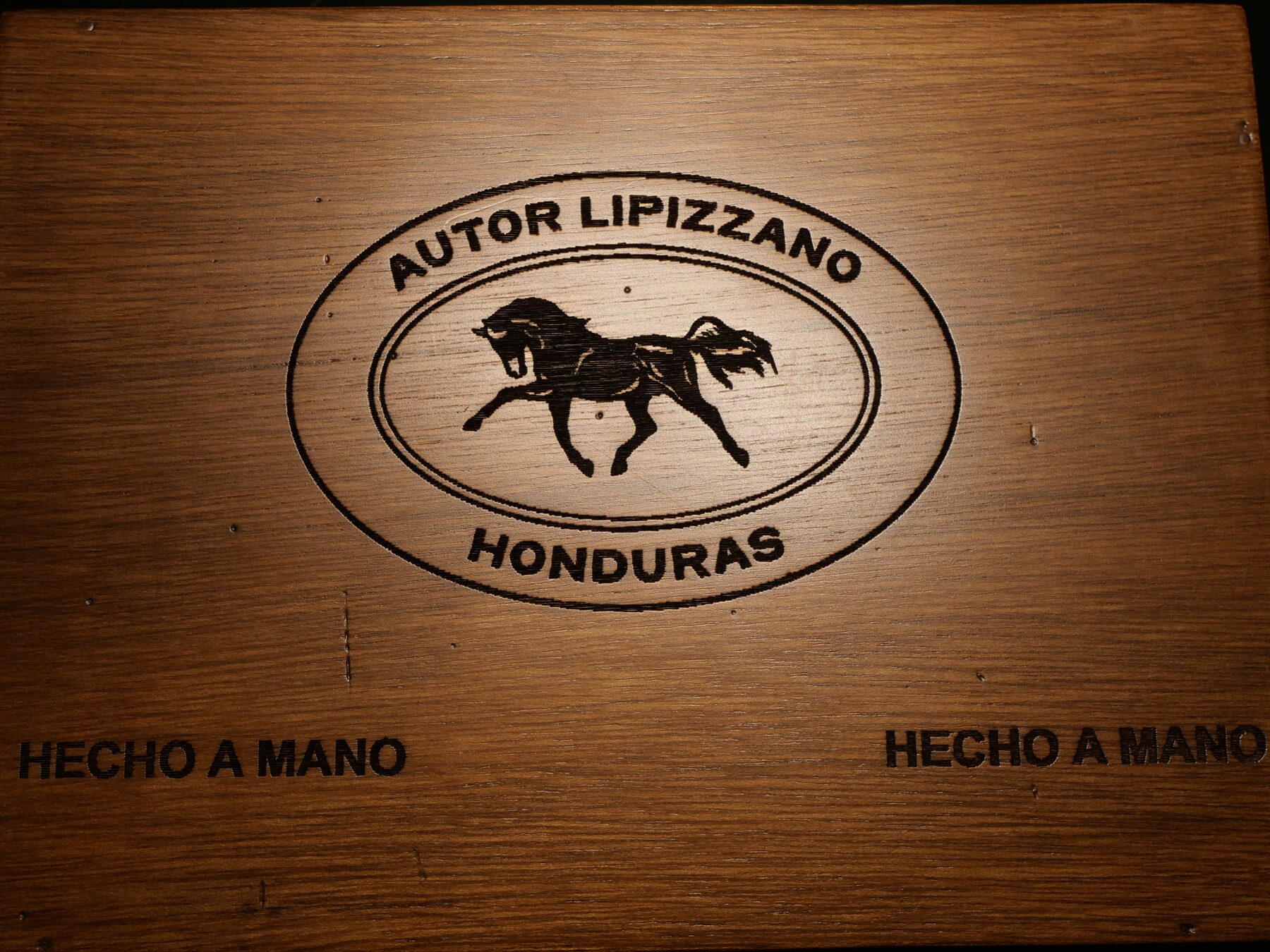 Caja de madera de cedro Autor Lipizzano
